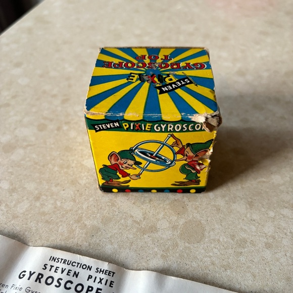 Antique toy Pixie Gyroscope top by Stevens co. with original box - Picture 3 of 10